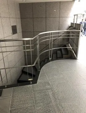 東正ビルの外観