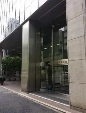 東大手ビルの外観