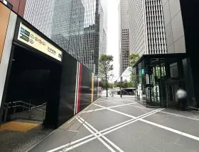 C2cから地上に出る（階段orエスカレーター）