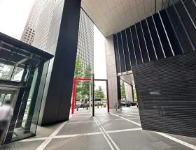 地上に出たら日比谷通りに向かう
