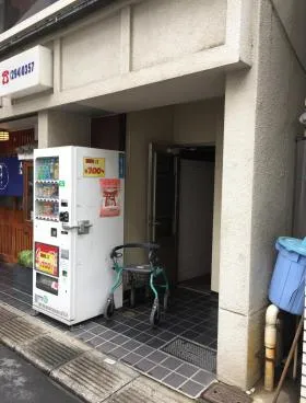 山茂登ビルの外観