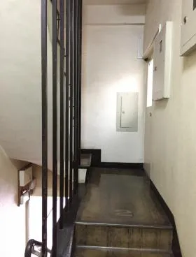山茂登ビルの外観