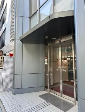 I・Sビルの外観