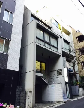 お茶の水ミワビルの外観