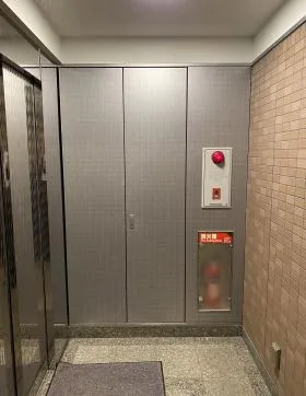 九段岡澤ビルの外観