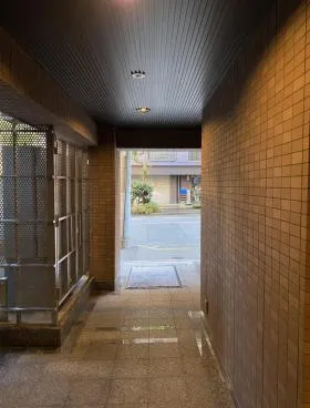 九段岡澤ビルの外観