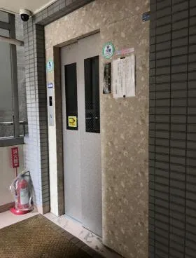 清水ビルの外観