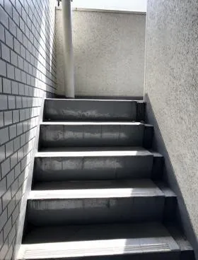 日本マイセラビルの外観