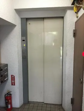 ハイツ新富の外観