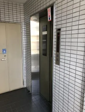 第2新開発ビルの外観