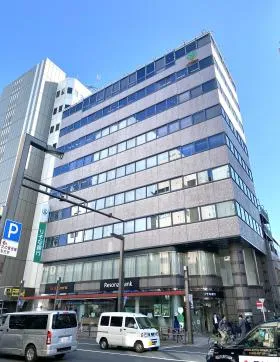 大和上野ビルの外観