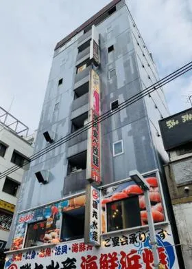 上野ソシアルビルの外観