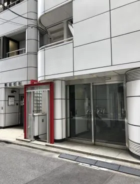 上野第9秦ビルの外観