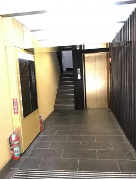 18山京ビルの外観