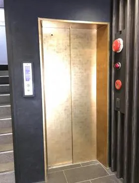 18山京ビルの外観