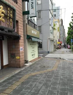鮒佐ビルの外観