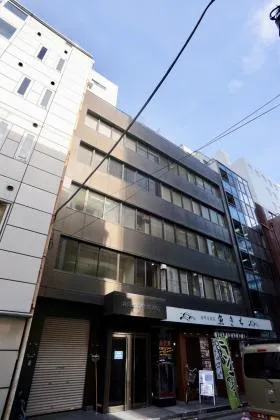 共同ビル市場通りの外観