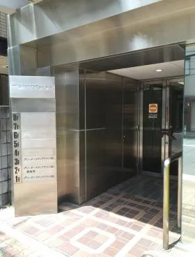 ROKKYビルの外観