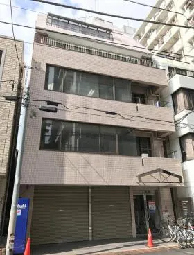 STビルの外観
