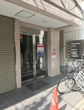 STビルの外観