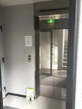 スワロータワービルの外観