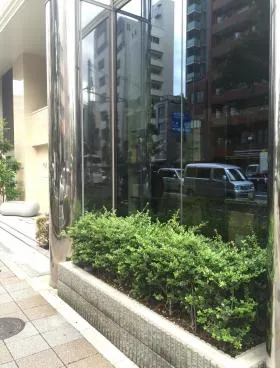 スワロータワービルの外観