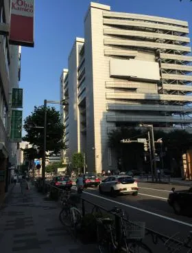 太田紙興新宿ビルの外観