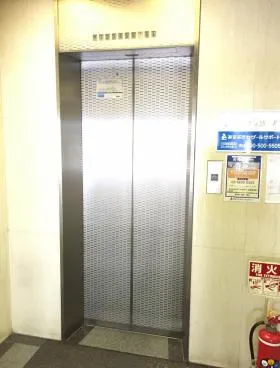台東NSビルの外観