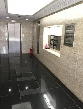 秋州ビルの外観