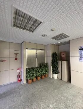 燦坤日本電器ビルの外観