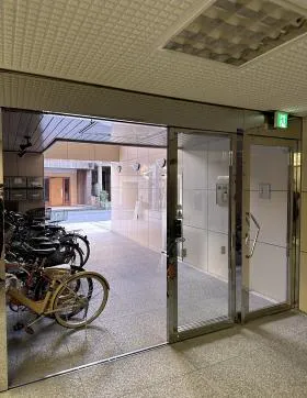 燦坤日本電器ビルの外観