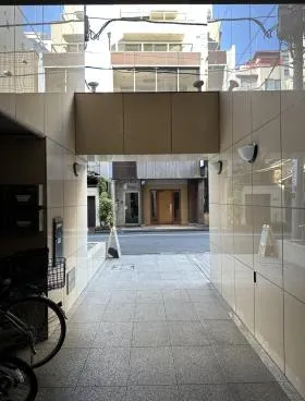 燦坤日本電器ビルの外観