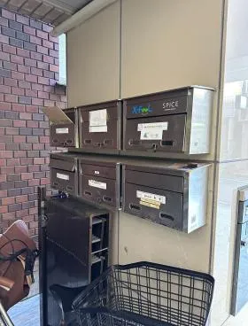 燦坤日本電器ビルの外観