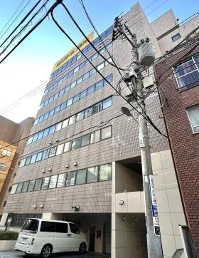 燦坤日本電器ビルの外観