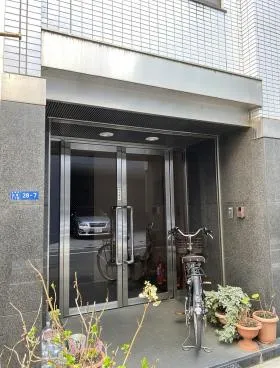 IZU6ビルの外観