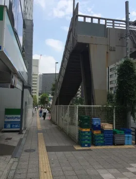 K-Front(旧:荻島)ビルの外観