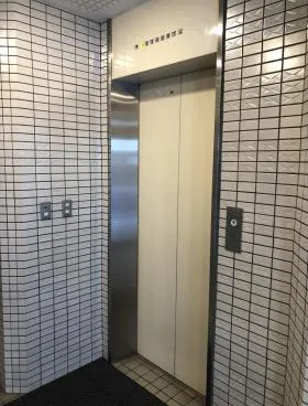 フジ御徒町ビルの外観