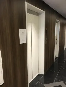 芝松下ビルの外観