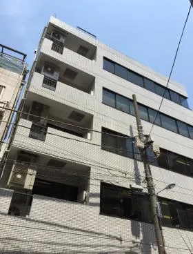 安達第3ビルの外観