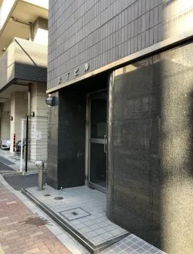 松下ビルの外観