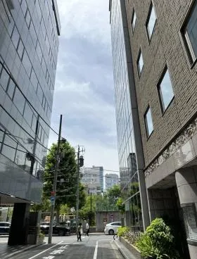 シモジンビルの外観