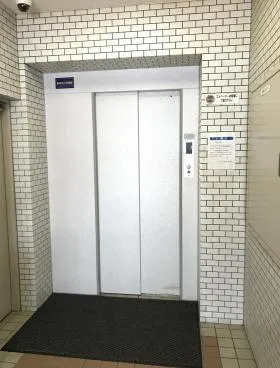 ヴェラハイツ御徒町ビルの外観