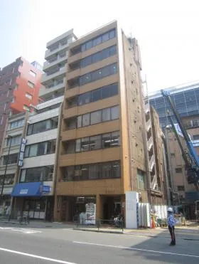 日進ビルの外観