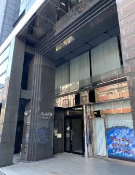 オーイズミ東上野ビル東館の外観