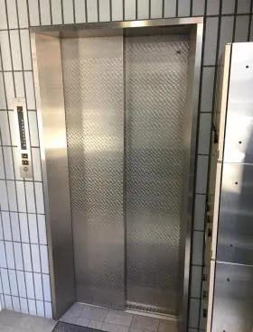 SKビルの外観