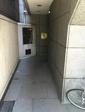 岡安ビルの外観