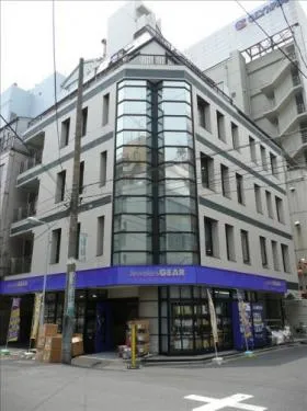 翁堂ビルの外観