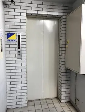 向井ビルの外観