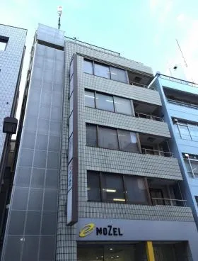 ジャストプレイスビルの外観