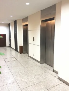 マルコーセンタービルの外観